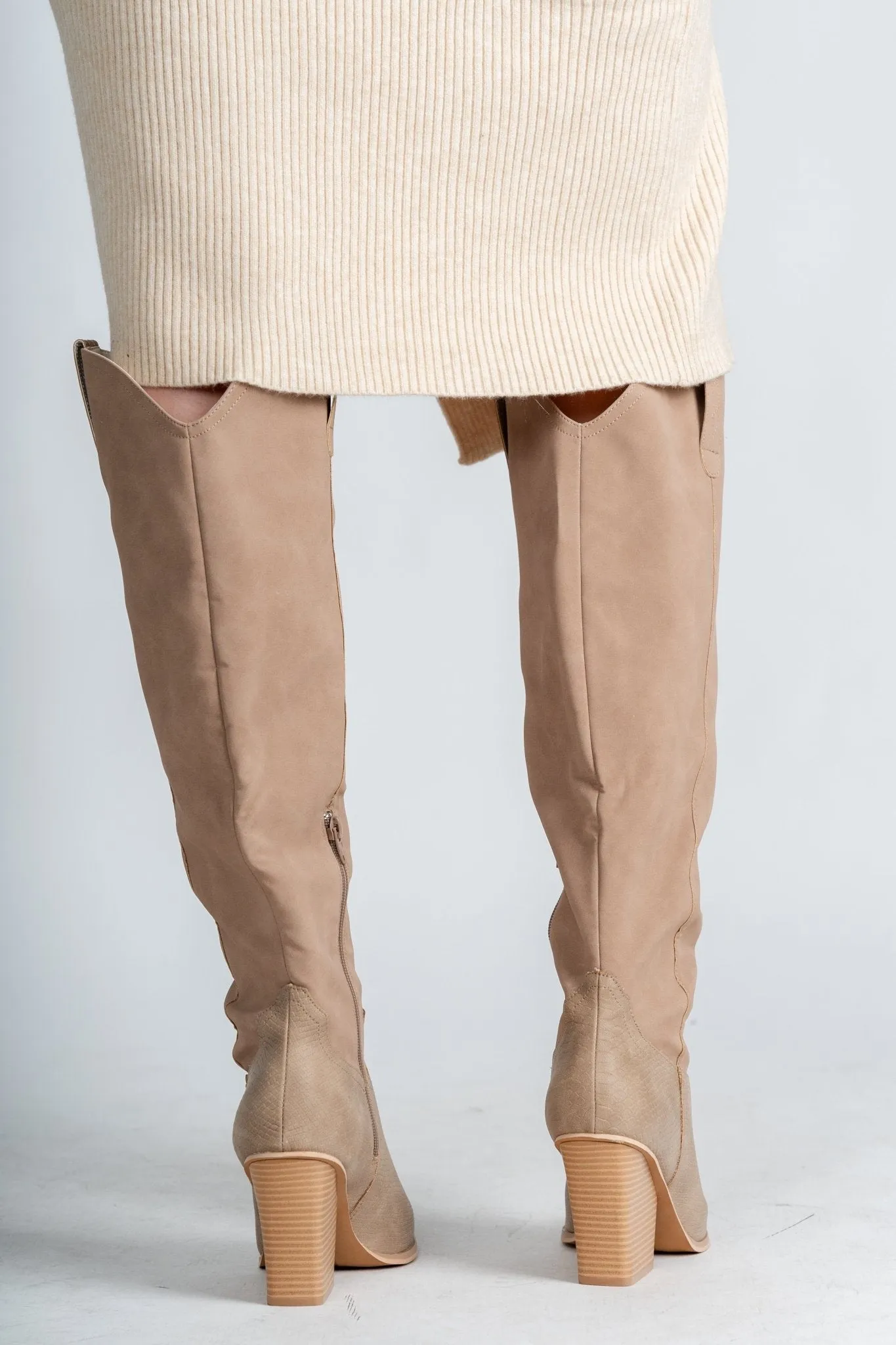 Barcelona western boot cedar wood