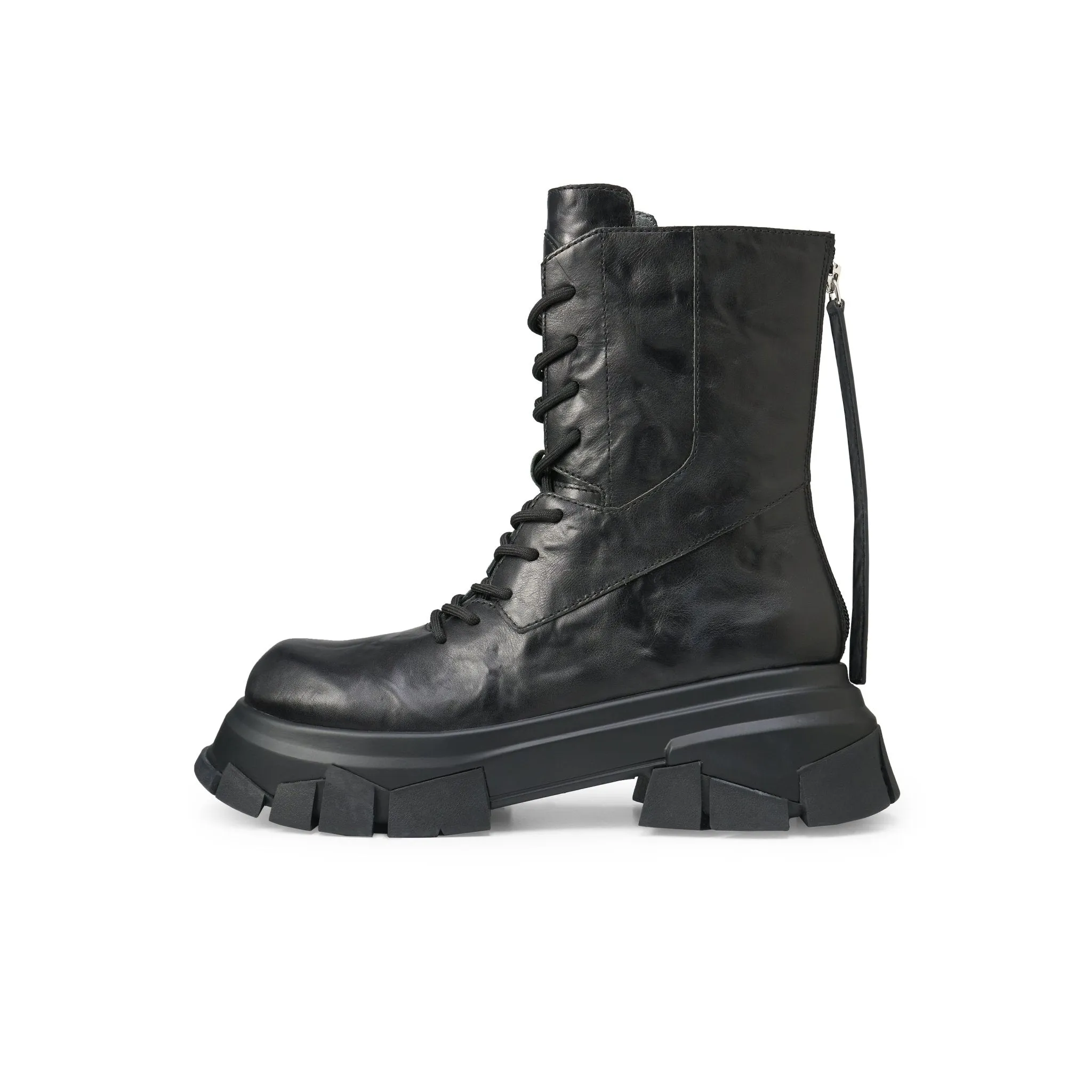 Diamond Soled Round Toe Doc Martens In Black
